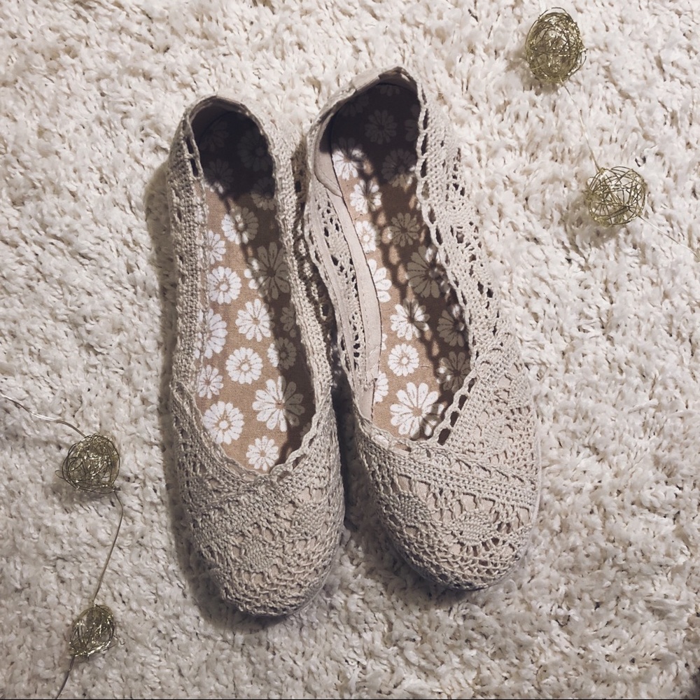 lace flats (nwot)